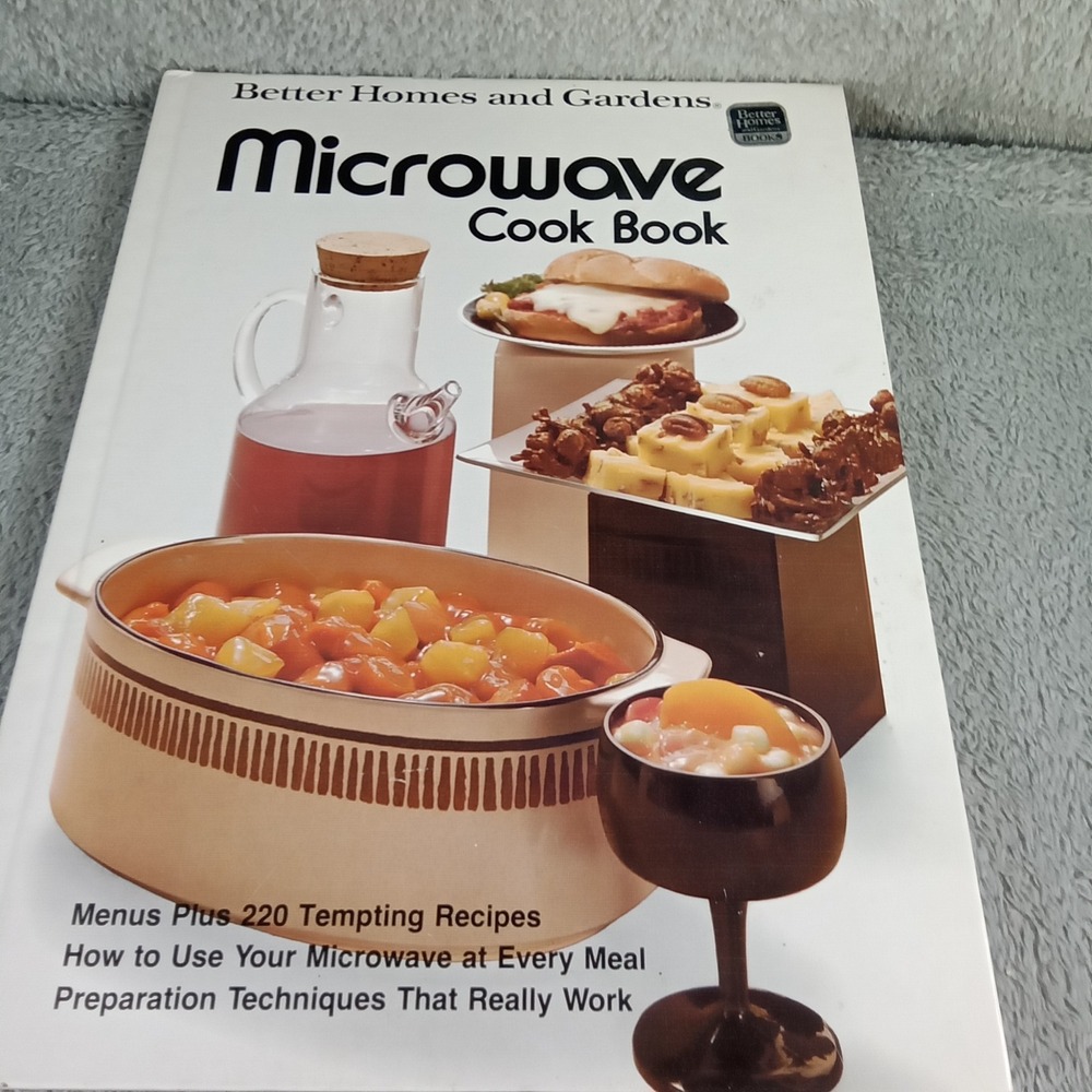 Better Homes and Gardens Microwave Cook Book 1983 Hardcover Vintage 0696010356